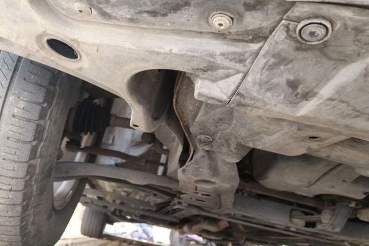 Used Nissan X-Trail 2015 2.0L CVT Comfort MAX Edition 2WD Chassis Front Right