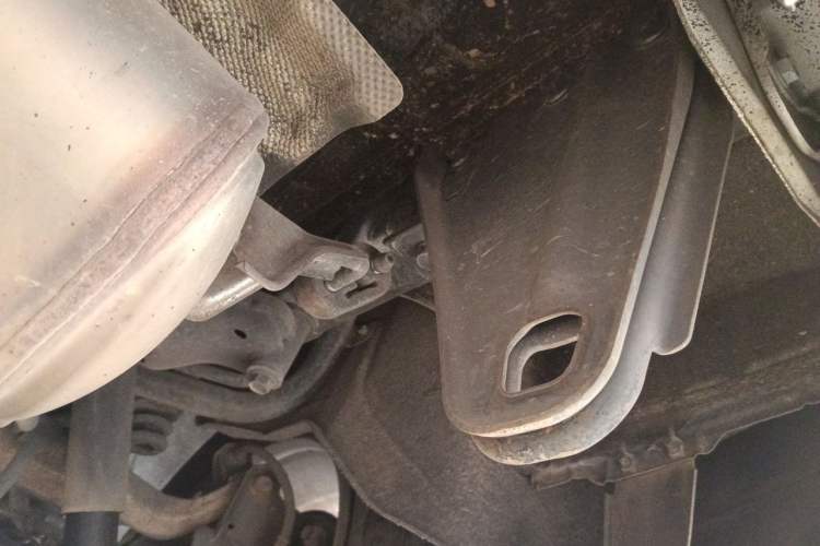Used Nissan X-Trail 2015 2.0L CVT Comfort MAX Edition 2WD Chassis Rear Right