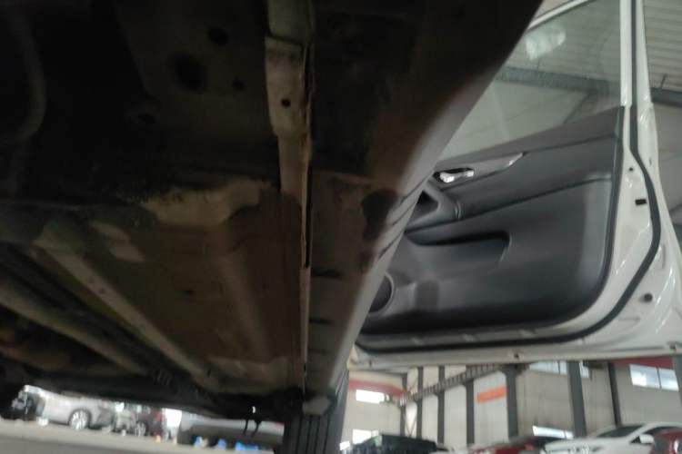 Used Nissan X-Trail 2015 2.5L CVT Leading MAX Edition 4WD Chassis Rear Right