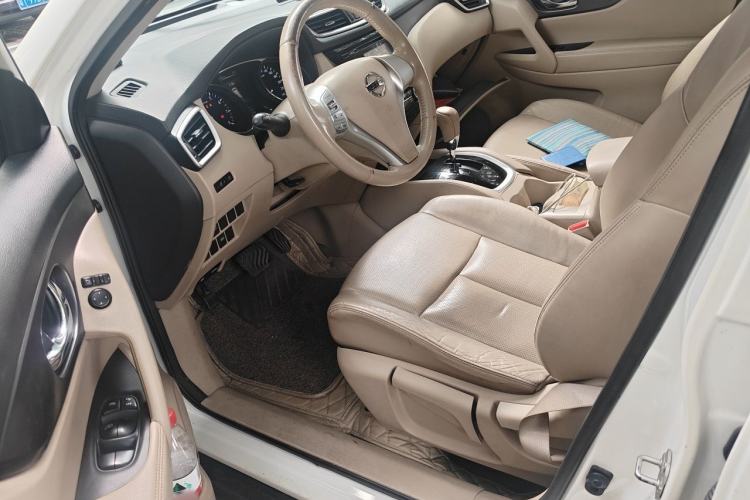 Used Nissan X-Trail 2015 2.0L CVT Comfort MAX Edition 2WD Driver Seat