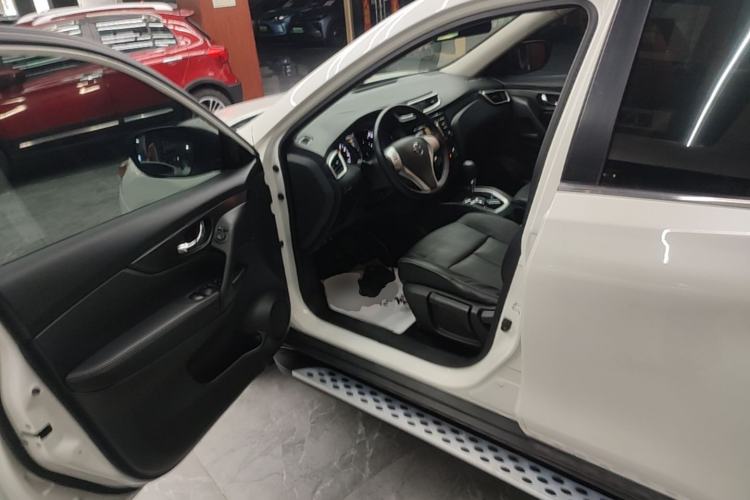 Used Nissan X-Trail 2015 2.0L CVT Comfort MAX Edition 2WD Driver Seat