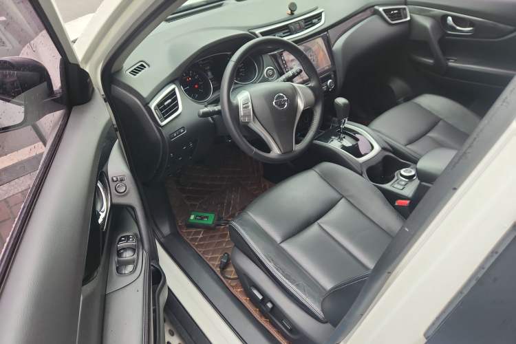 Used Nissan X-Trail 2015 2.5L CVT Leading MAX Edition 4WD Driver Seat