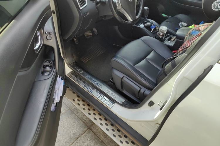 Used Nissan X-Trail 2015 2.0L CVT Comfort MAX Edition 2WD Driver Seat