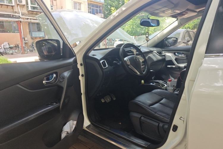 Used Nissan X-Trail 2015 2.0L CVT Comfort MAX Edition 2WD Driver Seat