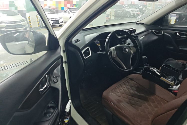 Used Nissan X-Trail 2015 2.0L CVT Comfort MAX Edition 2WD Driver Seat