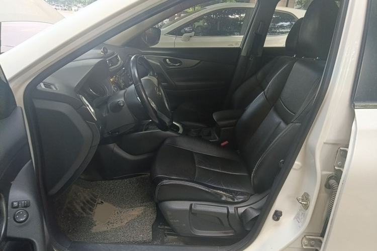 Used Nissan X-Trail 2015 2.0L CVT Comfort MAX Edition 2WD Driver Seat