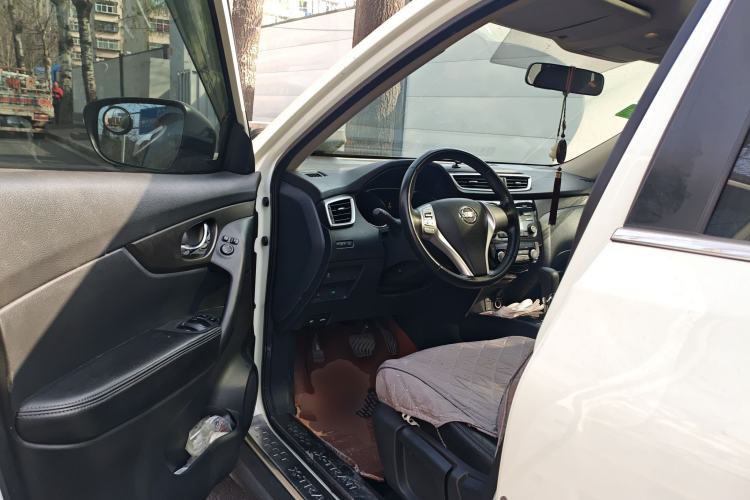 Used Nissan X-Trail 2015 2.0L CVT Comfort MAX Edition 2WD Driver Seat