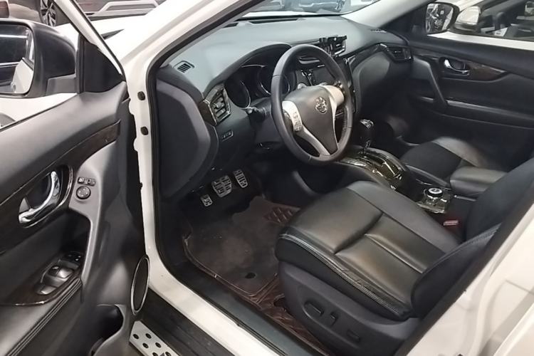 Used Nissan X-Trail 2015 2.5L CVT Leading MAX Edition 4WD Driver Seat