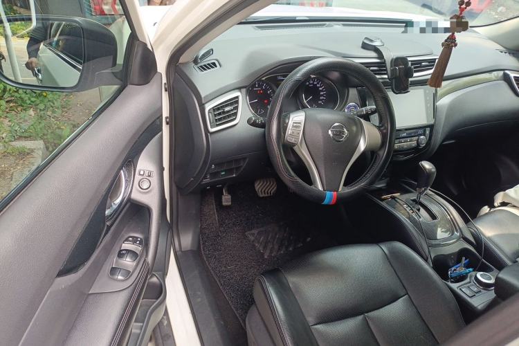 Used Nissan X-Trail 2015 2.5L CVT Leading MAX Edition 4WD Driver Seat