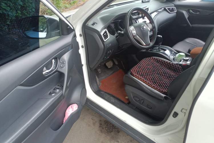 Used Nissan X-Trail 2015 2.5L CVT Leading MAX Edition 4WD Driver Seat