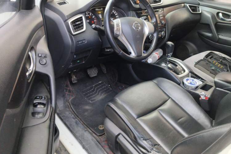 Used Nissan X-Trail 2015 2.0L CVT Comfort MAX Edition 2WD Driver Seat