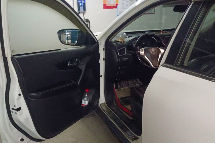 Used Nissan X-Trail 2015 2.5L CVT Leading MAX Edition 4WD Driver Seat