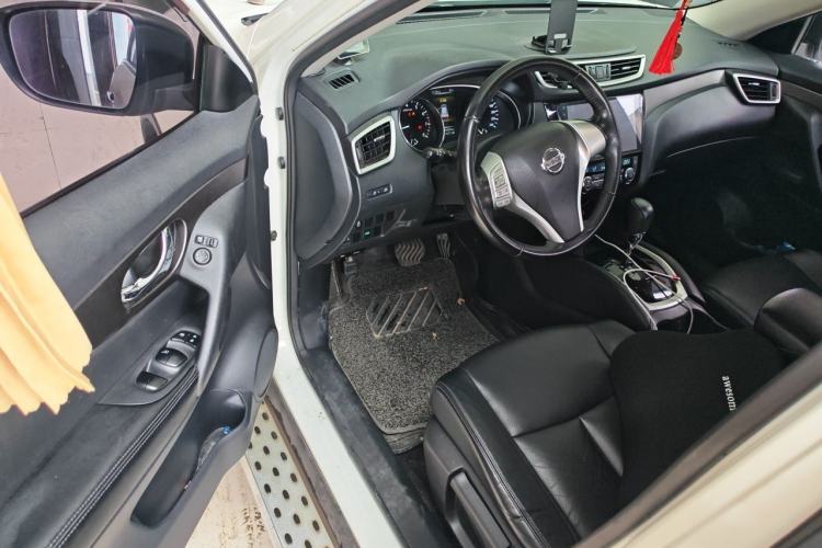 Used Nissan X-Trail 2015 2.0L CVT Comfort MAX Edition 2WD Driver Seat