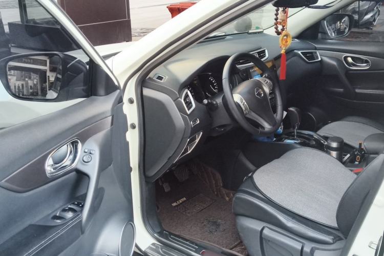 Used Nissan X-Trail 2015 2.0L CVT Comfort MAX Edition 2WD Driver Seat