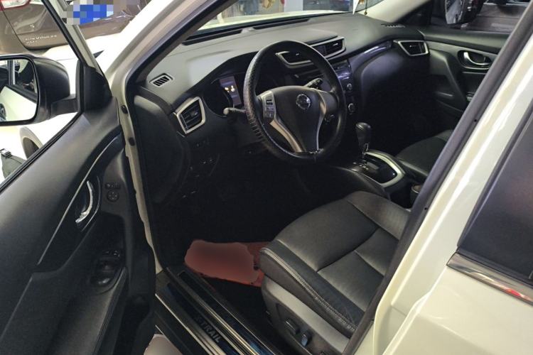 Used Nissan X-Trail 2015 2.5L CVT Leading MAX Edition 4WD Driver Seat