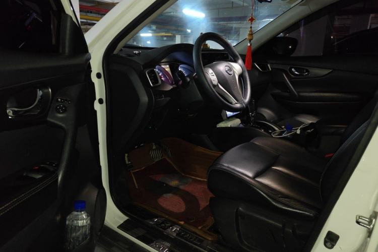 Used Nissan X-Trail 2015 2.0L CVT Comfort MAX Edition 2WD Driver Seat