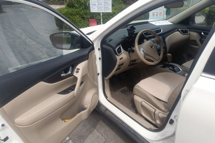 Used Nissan X-Trail 2015 2.0L CVT Comfort MAX Edition 2WD Driver Seat