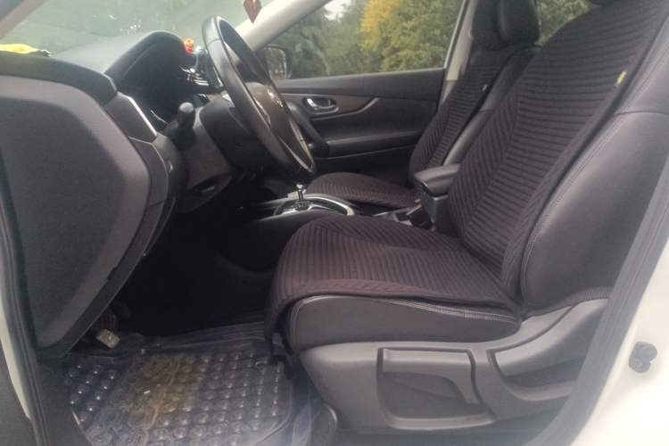 Used Nissan X-Trail 2015 2.0L CVT Comfort MAX Edition 2WD Driver Seat