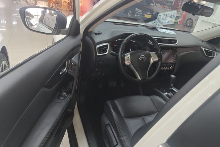 Used Nissan X-Trail 2015 2.0L CVT Comfort MAX Edition 2WD Driver Seat