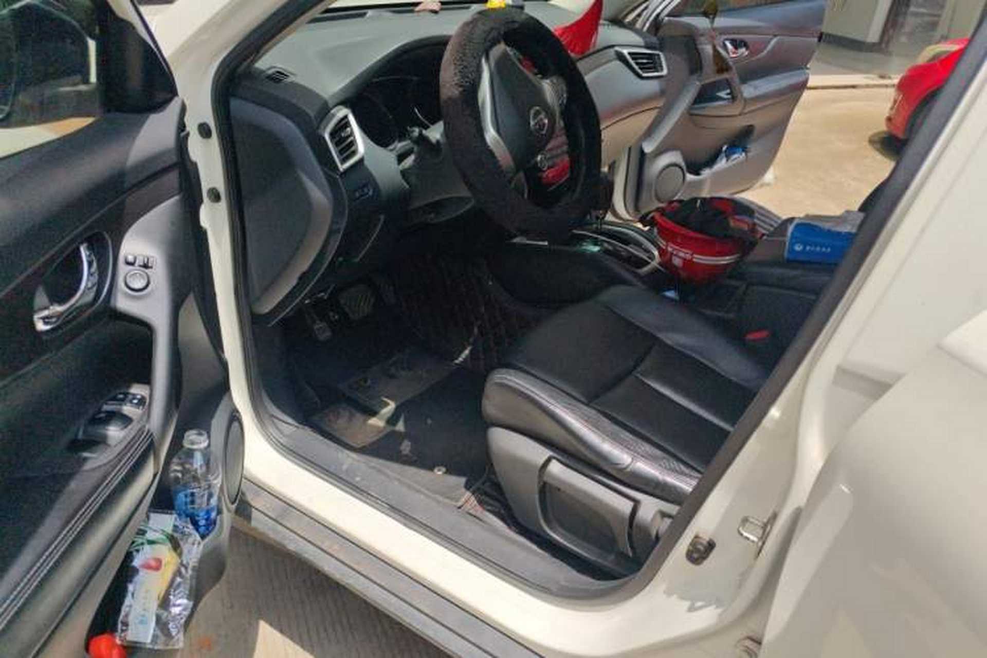 Used Nissan X-Trail 2015 2.0L CVT Comfort MAX Edition 2WD Driver Seat