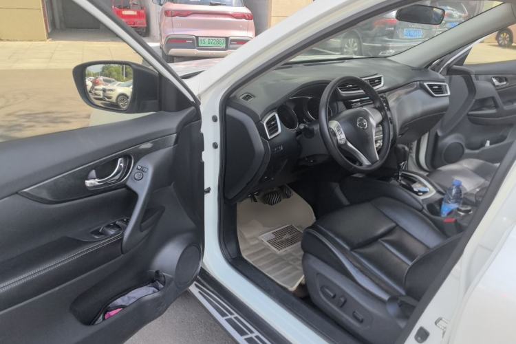 Used Nissan X-Trail 2015 2.5L CVT Leading MAX Edition 4WD Driver Seat