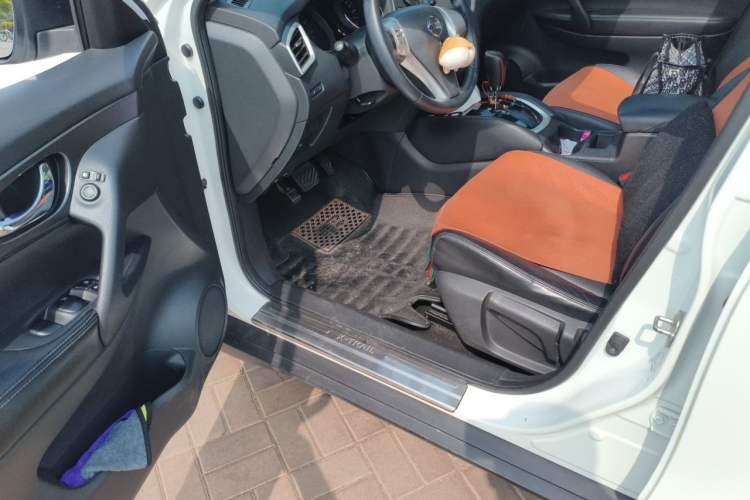 Used Nissan X-Trail 2015 2.0L CVT Comfort MAX Edition 2WD Driver Seat