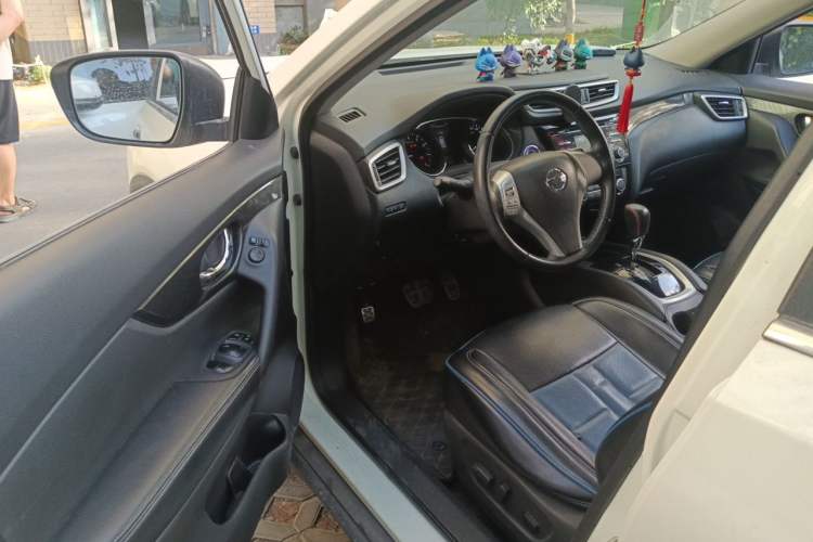 Used Nissan X-Trail 2015 2.5L CVT Leading MAX Edition 4WD Driver Seat
