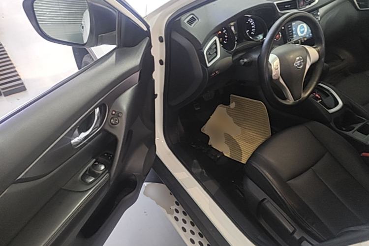 Used Nissan X-Trail 2015 2.0L CVT Comfort MAX Edition 2WD Driver Seat
