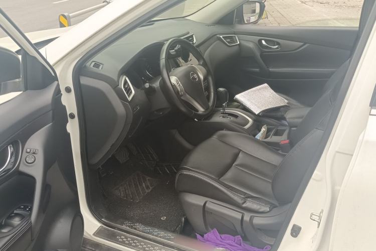Used Nissan X-Trail 2015 2.0L CVT Comfort MAX Edition 2WD Driver Seat