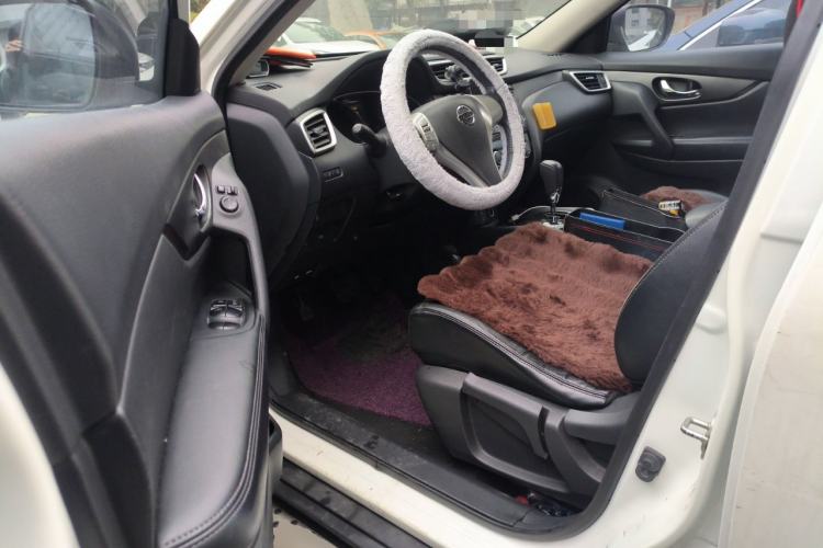 Used Nissan X-Trail 2015 2.0L CVT Comfort MAX Edition 2WD Driver Seat