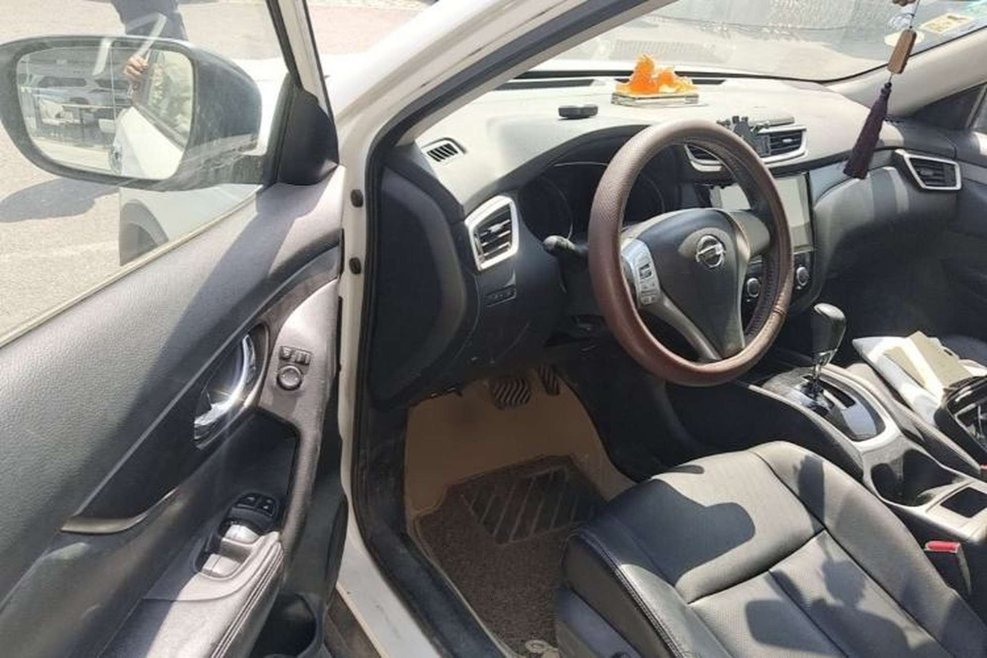 Used Nissan X-Trail 2015 2.0L CVT Comfort MAX Edition 2WD Driver Seat