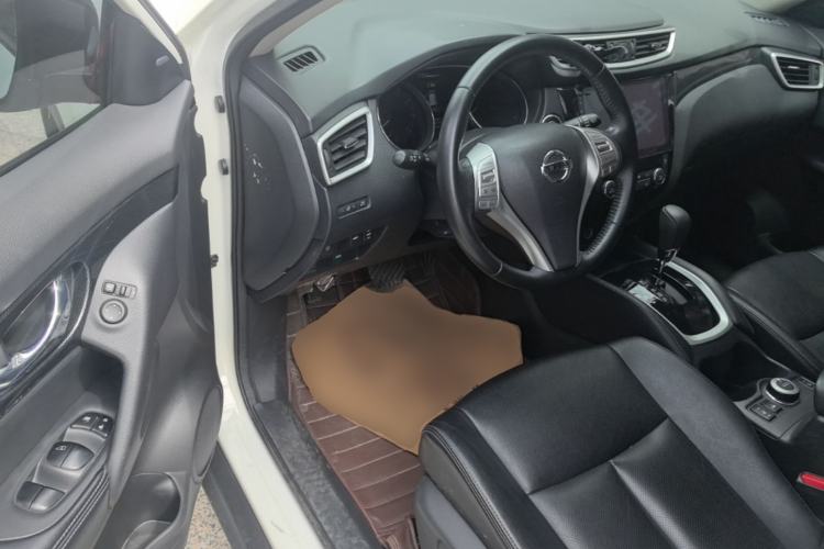 Used Nissan X-Trail 2015 2.5L CVT Leading MAX Edition 4WD Driver Seat