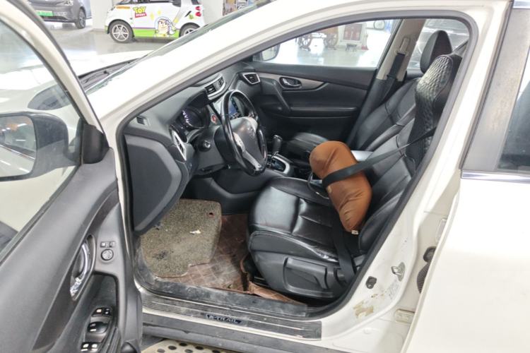 Used Nissan X-Trail 2015 2.0L CVT Comfort MAX Edition 2WD Driver Seat