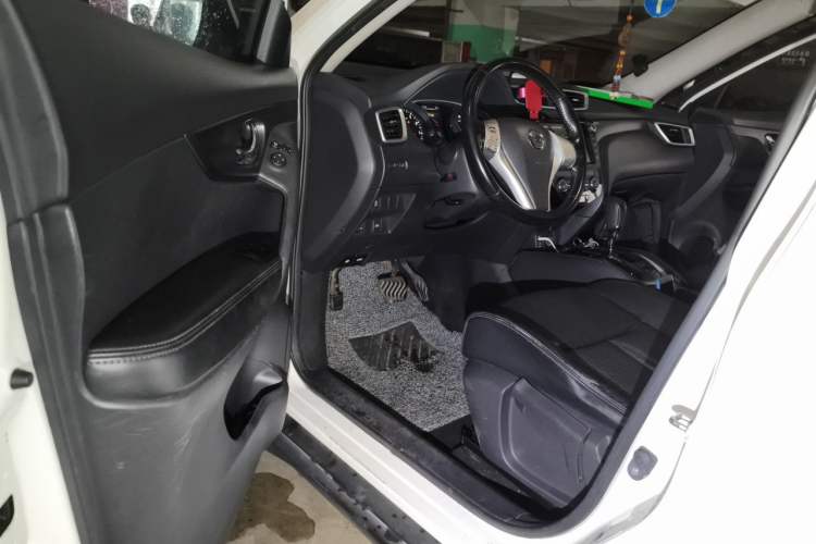 Used Nissan X-Trail 2015 2.0L CVT Comfort MAX Edition 2WD Driver Seat