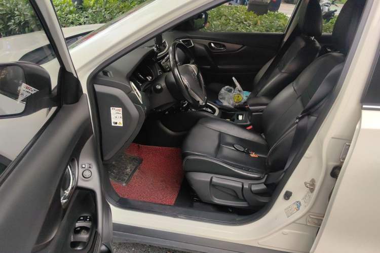 Used Nissan X-Trail 2015 2.0L CVT Comfort MAX Edition 2WD Driver Seat