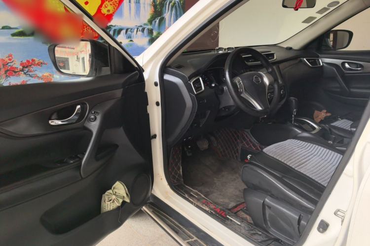 Used Nissan X-Trail 2015 2.0L CVT Comfort MAX Edition 2WD Driver Seat