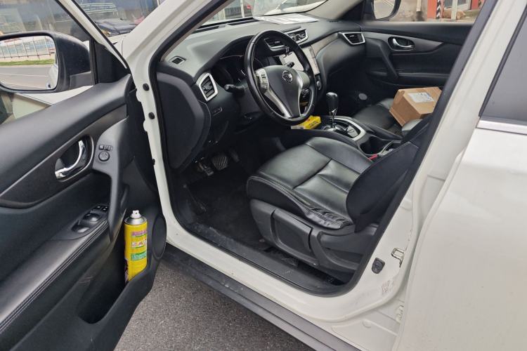 Used Nissan X-Trail 2015 2.0L CVT Comfort MAX Edition 2WD Driver Seat