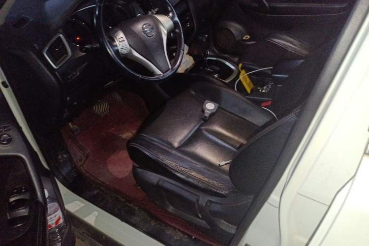 Used Nissan X-Trail 2015 2.0L CVT Comfort MAX Edition 2WD Driver Seat
