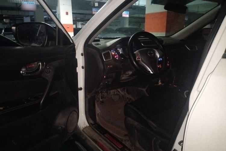 Used Nissan X-Trail 2015 2.0L CVT Comfort MAX Edition 2WD Driver Seat