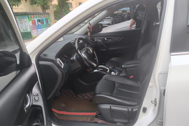 Used Nissan X-Trail 2015 2.0L CVT Comfort MAX Edition 2WD Driver Seat
