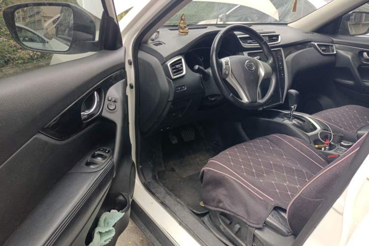 Used Nissan X-Trail 2015 2.5L CVT Leading MAX Edition 4WD Driver Seat