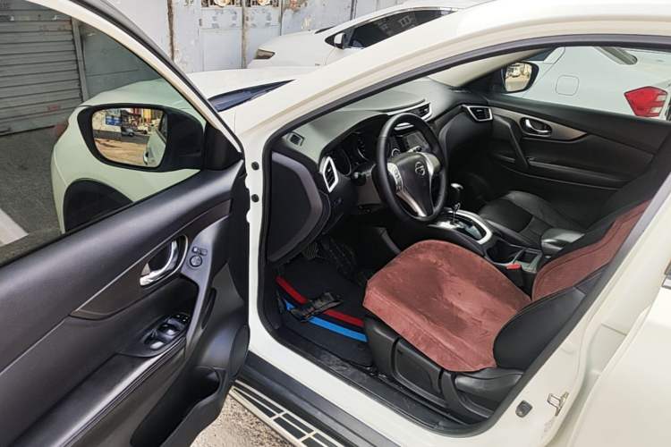 Used Nissan X-Trail 2015 2.0L CVT Comfort MAX Edition 2WD Driver Seat