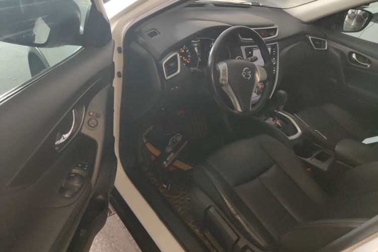 Used Nissan X-Trail 2015 2.0L CVT Comfort MAX Edition 2WD Driver Seat