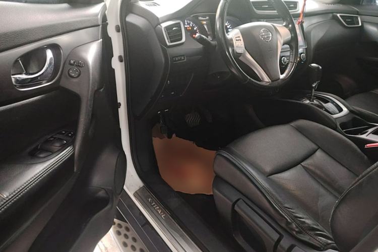 Used Nissan X-Trail 2015 2.0L CVT Comfort MAX Edition 2WD Driver Seat