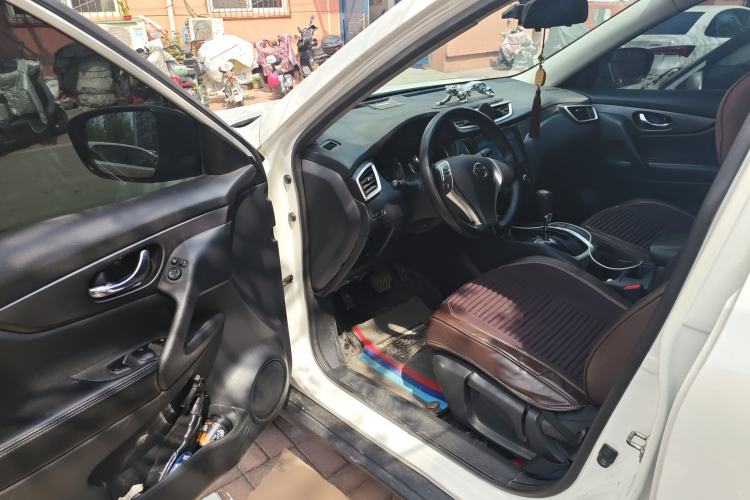 Used Nissan X-Trail 2015 2.0L CVT Comfort MAX Edition 2WD Driver Seat