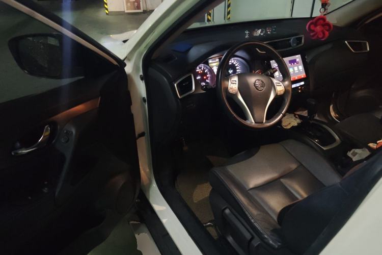 Used Nissan X-Trail 2015 2.0L CVT Comfort MAX Edition 2WD Driver Seat