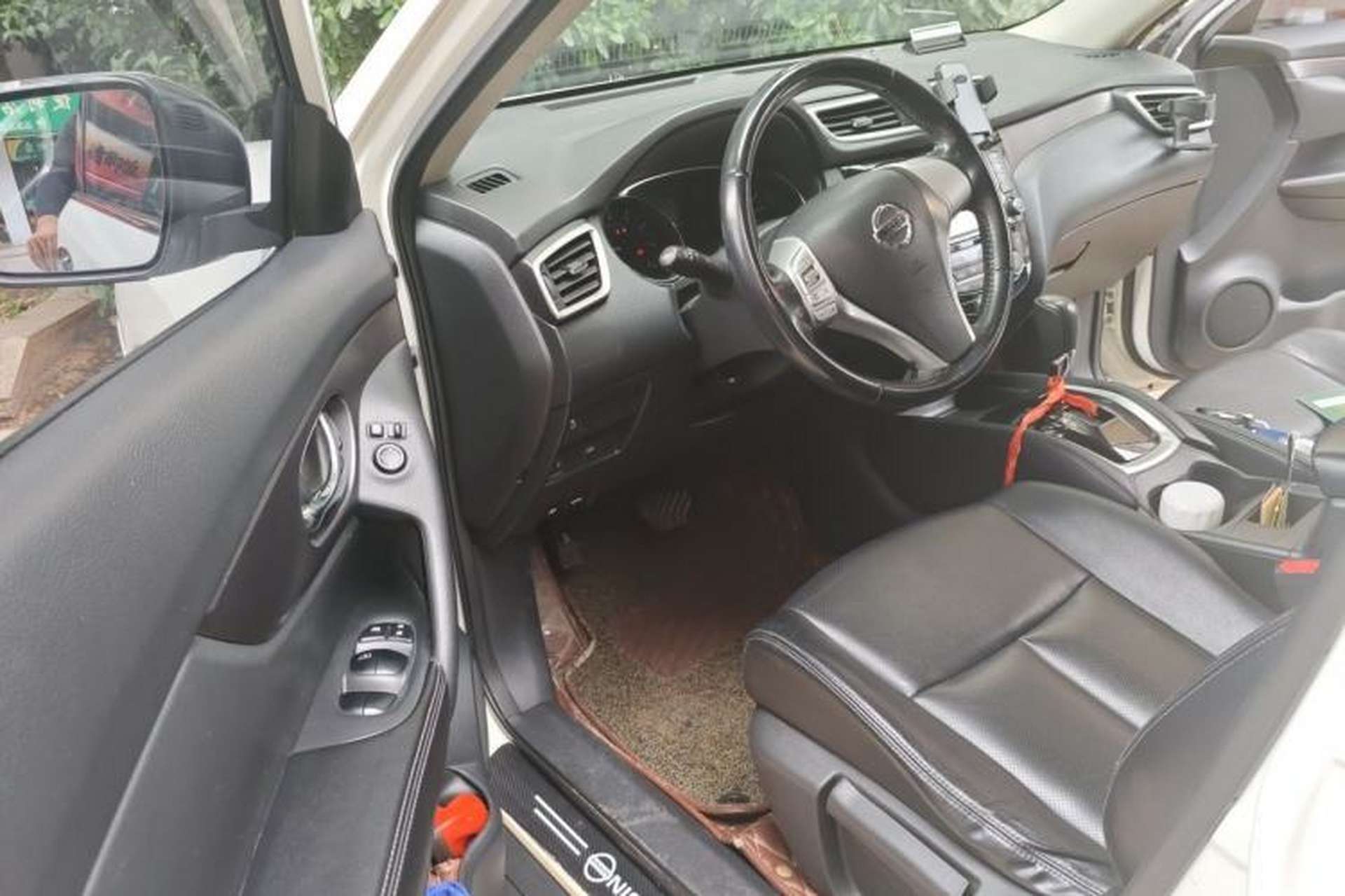 Used Nissan X-Trail 2015 2.0L CVT Comfort MAX Edition 2WD Driver Seat