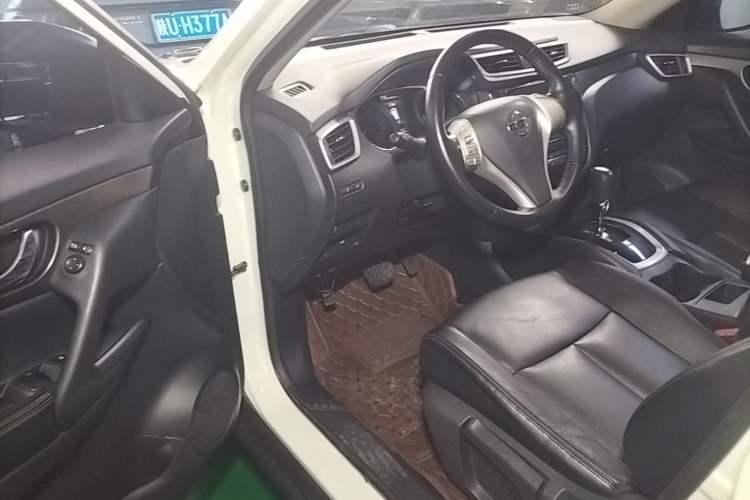 Used Nissan X-Trail 2015 2.0L CVT Comfort MAX Edition 2WD Driver Seat