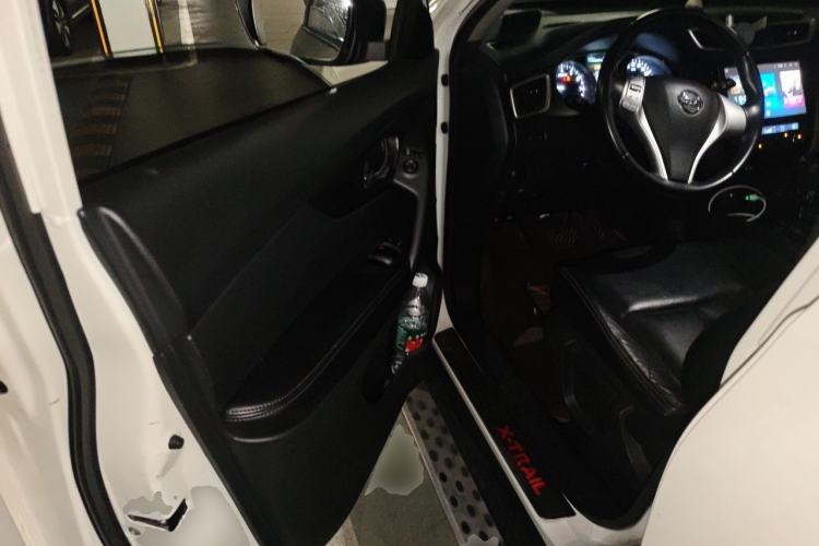 Used Nissan X-Trail 2015 2.0L CVT Comfort MAX Edition 2WD Driver Seat