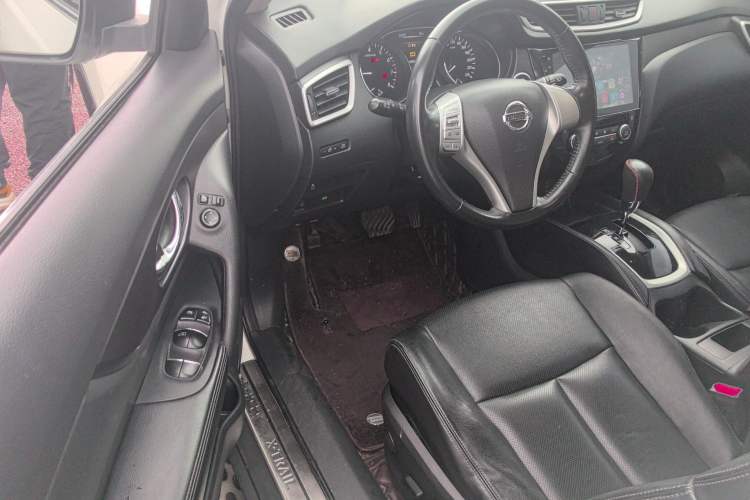 Used Nissan X-Trail 2015 2.0L CVT Comfort MAX Edition 2WD Driver Seat